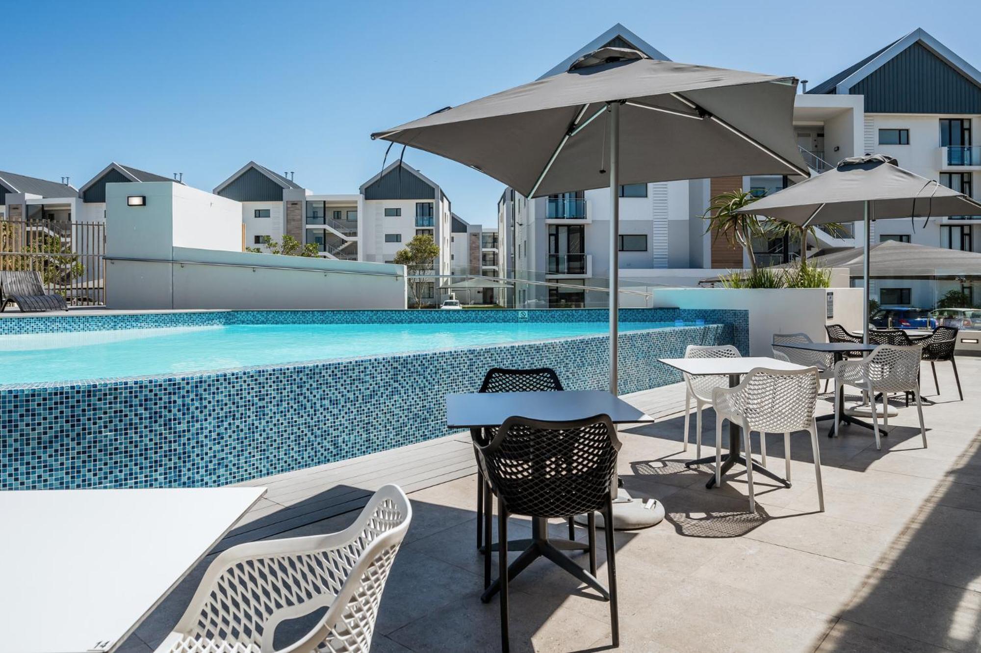 Cozy Modern Apartment At Bellamare Port Elizabeth Exteriör bild
